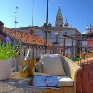 Apartment Campanile Canonica Design House, Venice